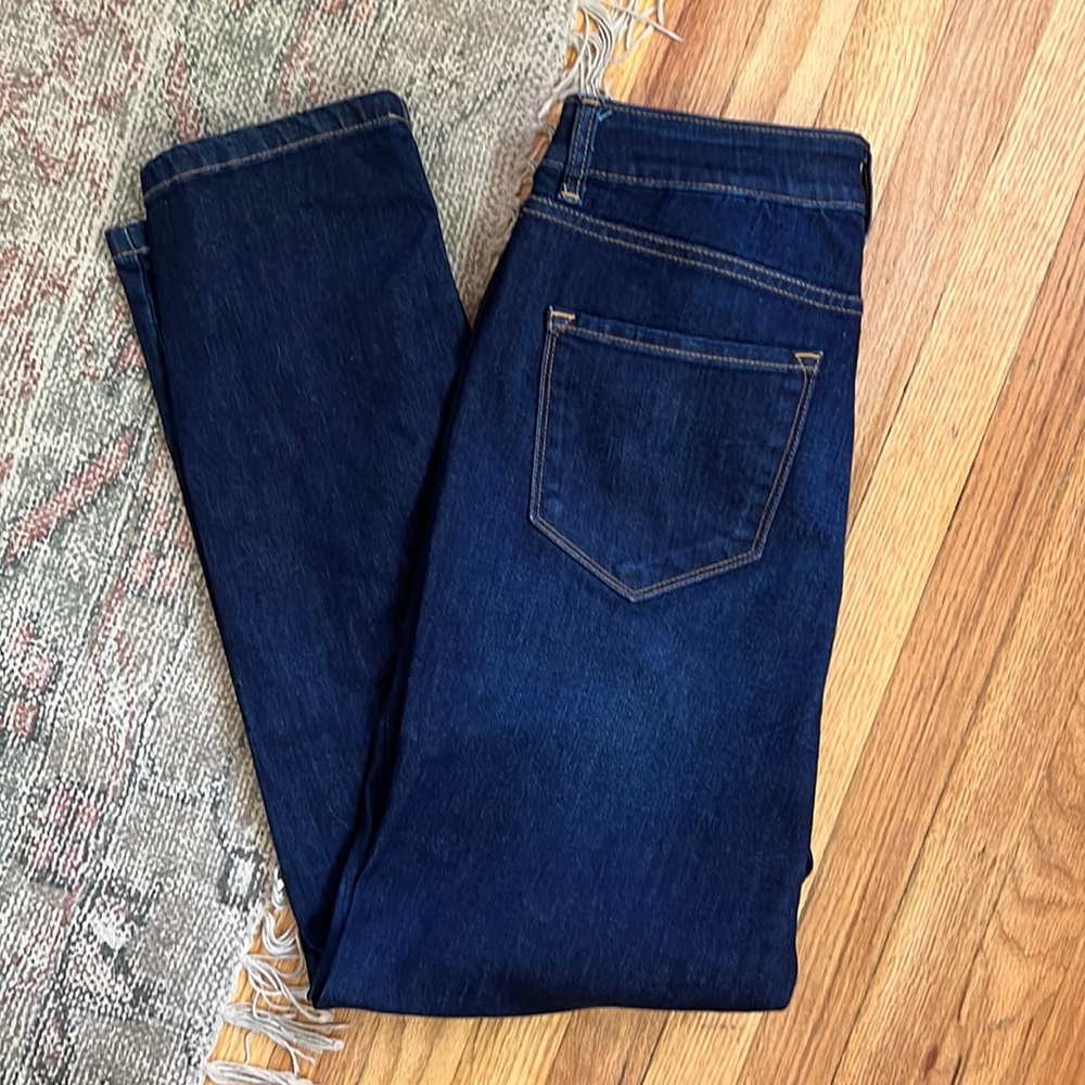 Liz Claiborne size 8 mid rise straight leg